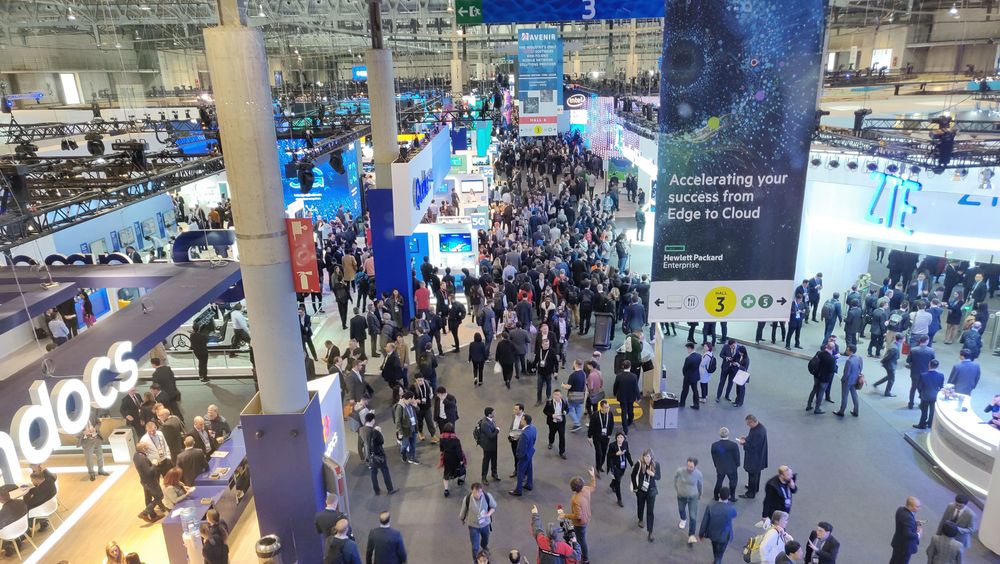 Mobile World Congress tar et hvileår i 2020. Her et bilde fra fjorårets messegulv i Barcelona.