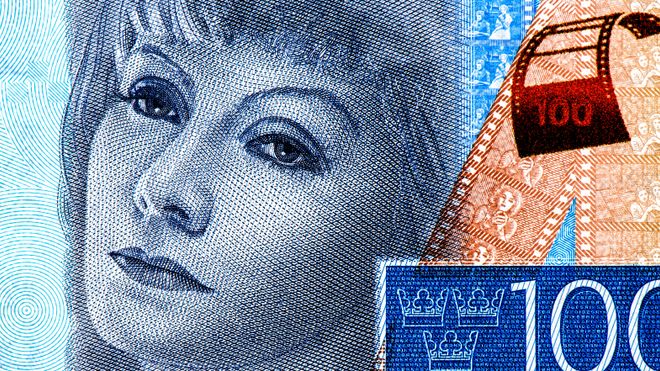 Den svenske sentralbanken vil avhjelpe utfasingen av kontanter i landet, og tester ut en offentlig digital valuta. Bildet viser en svensk 100-kroneseddel med portrett av filmstjernen Greta Garbo.