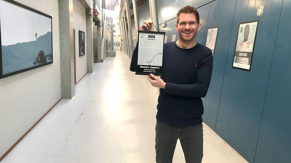 KREATIVT KONSEPT: Eldar Skjeldestad Åsebø høyrte på radio då Tommy Øren sikra opprykk med ei sein skåring mot Vålerenga i 2000. Målet var det første han laga.