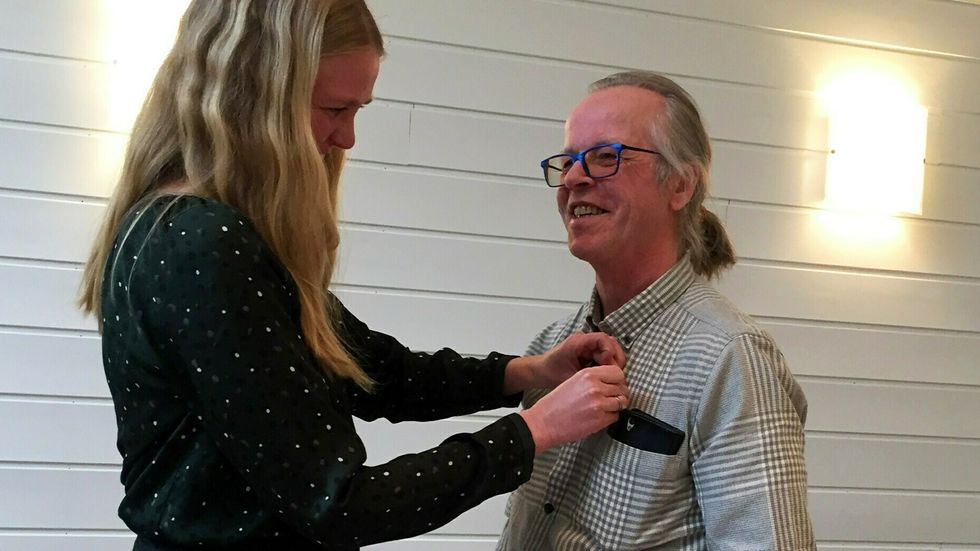 Som tilsynshavar for Borgund stavkyrkje har Håkon Li i ei årrekke teke vare på ein av landets mest verdfulle bygningar. Fredag blei han heidra for innsatsen.