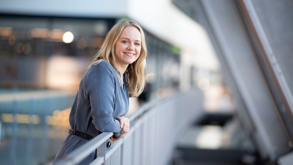 Markedsdirektør for fastnett og TV, Camilla Amundsen, i Telenor Norge er svært fornøye med mottakelsen fast trådløst bredbånd har fått som erstatning for kobberbasert bredbånd.