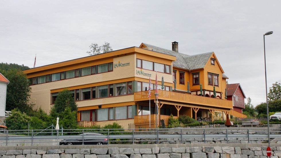STENGT: Lavik Fjord Hotell stengde frå måndag av.