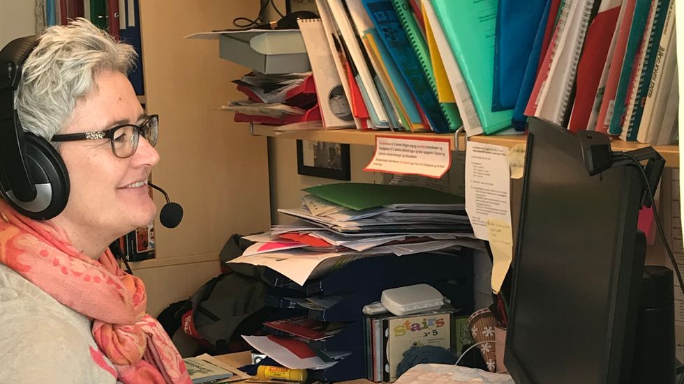LÆRAR: Wenche Weka brukar dagane på kontoret betrakteleg meir digitalt enn tidlegare.