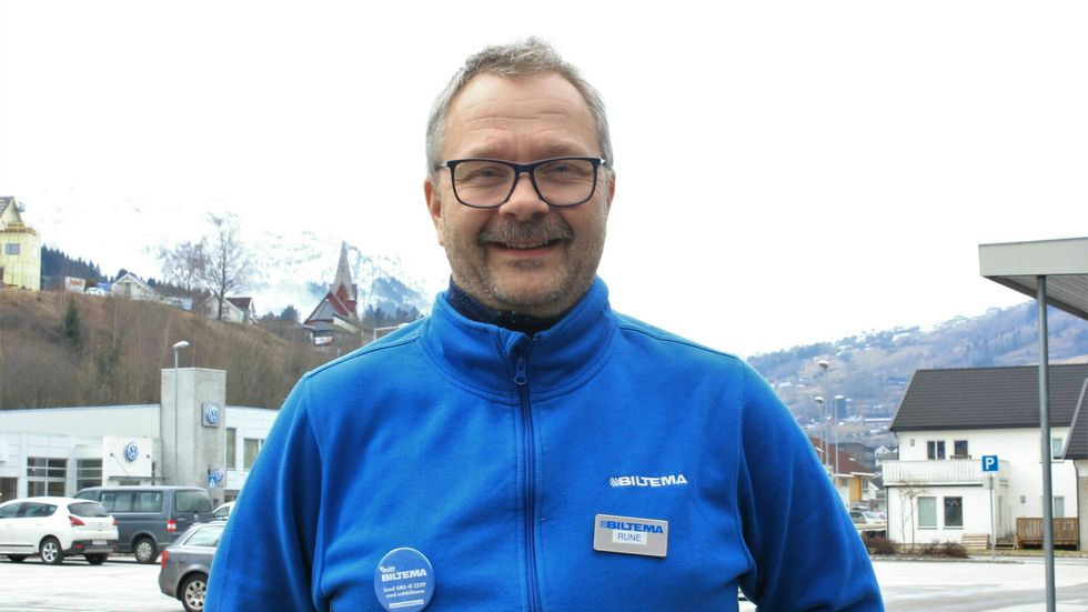 OPPTUR: Biltema har vanlege opningstider, ingen permittering, og mykje arbeid med pakking og påfyll av varer, seier varehussjef på Biltema Rune Pettersen.