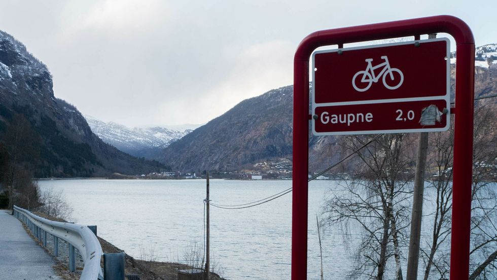 TURVEG: Den nye turvegen startar like etter avkøyrsla til Marifjøra.