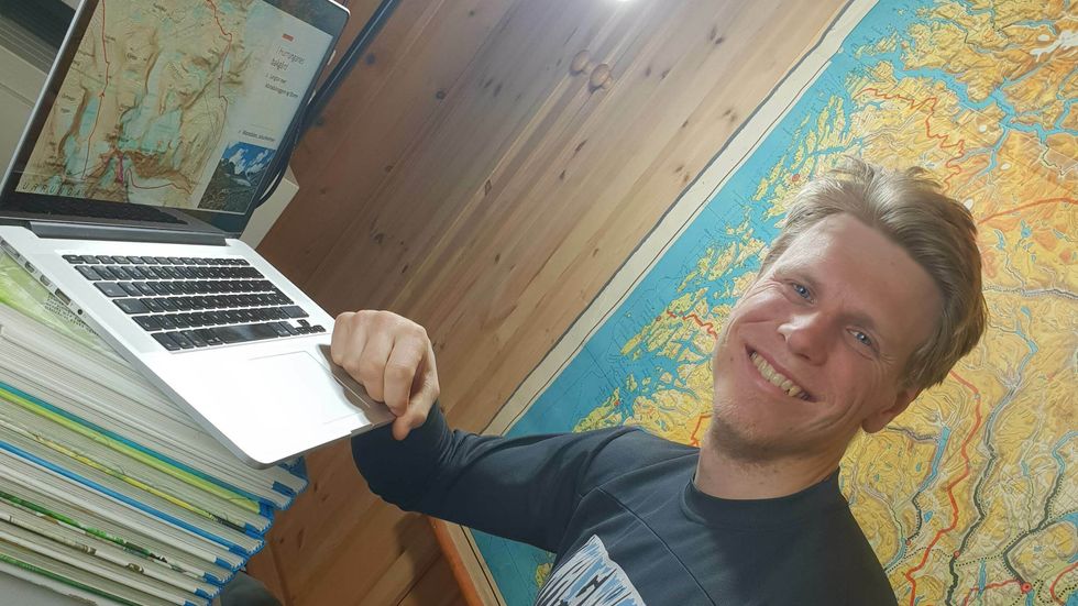 FØREDRAG: Her er Sondre Kvambekk klar for føredrag.