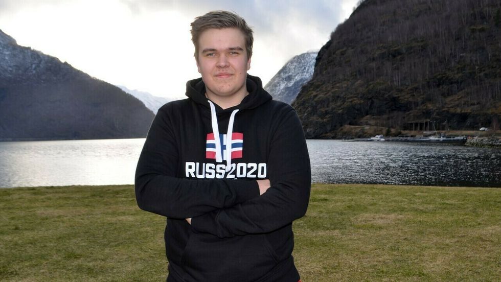 ÅRDALSRUSSEN: Tobias Offerdal Røneid er glad for at dei får lov å gå den tradisjonelle turen frå Årdalstangen til Øvre Årdal.
