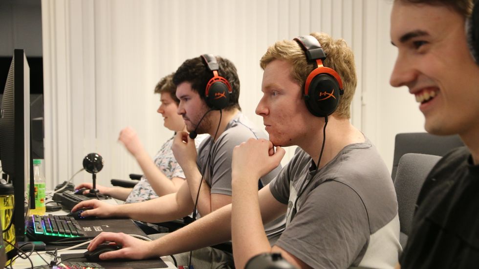 VESTLAN: Årdal e-sport deltek denne helga i to turneringar.