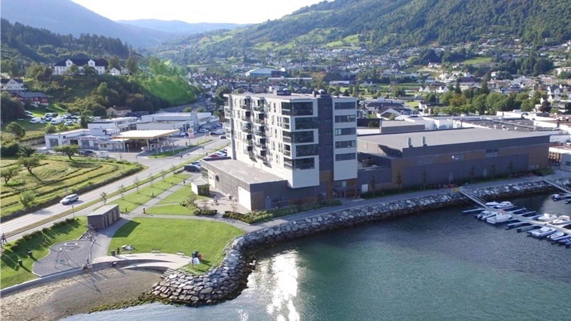 EIGEDOM: Fleire selskap har registrert seg med føremål om sal av eigedom. På biletet ser me Sogndal kommune.