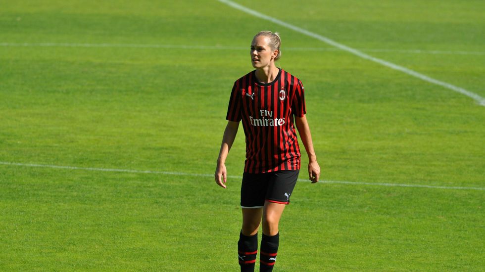 ALTERNATIV TRENING: Stine Hovland må finne alternative løysingar på trening som ho kan gjere inne i leilegheita.