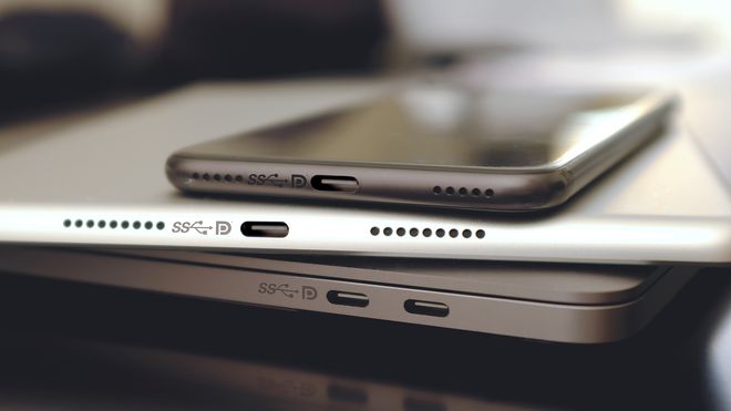 USB-C-kontakter med støtte for Displayport.