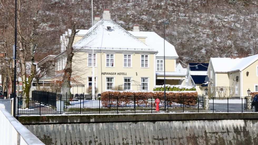 KJØPTE HOTELL: Selskapet bak kjøpet av Høyanger hotell, Storgata 21 Eides, er éin av seks nyetableringar i Indre Sogn.