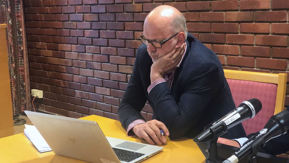 BETENKT: Koronakrisa og prisfall på kraft set økonomien til Luster kommune under press.