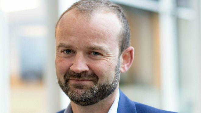 Nicolay Moulin har tatt over som administrerende direktør i Sikri AS, som allerede fra start et blitt et temmelig stort norsk programvarehus med over hundre ansatte.