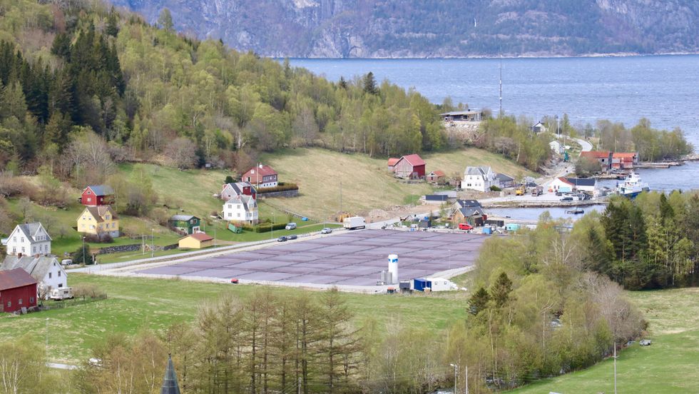 ENDRING: Sogn Aqua AS har gjort endringar i styret. Fotoet syner anlegget til verksemda i Ortnevik.