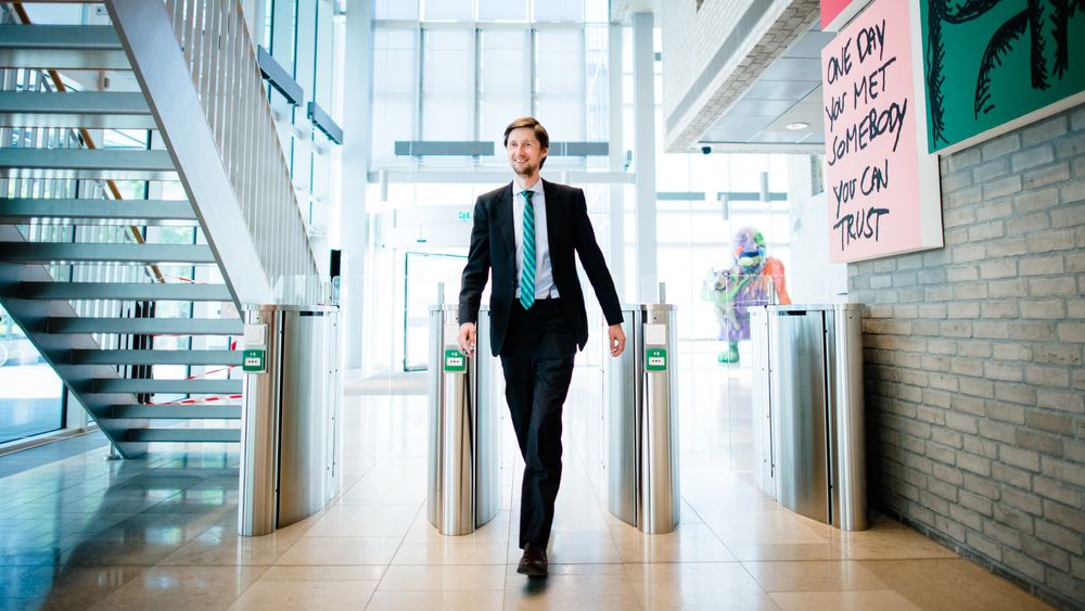 Rasmus Figenschou har vært konserndirektør for betalinger og innovasjon i DNB siden i fjor. Han er nå valgt inn i styret til IKT-Norge som første representant for finansnæringen.