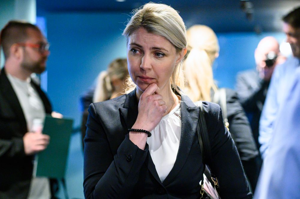 Dagbladets ansvarlige redaktør og administrerende direktør Alexandra Beverfjord utenfor rettssalen.