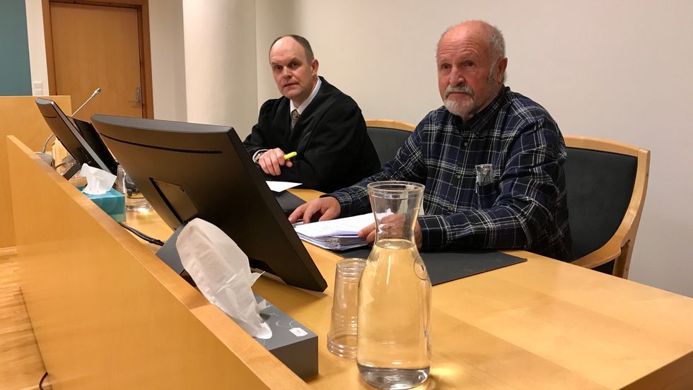 FRIFUNNEN: Alf Kollsete (til høgre) vart frifunnen for nettsjikane av lagmannsretten.