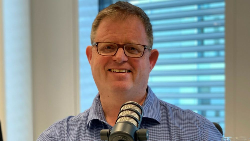 Simen Sommerfeldt er teknologidirektør i Bouvet, forfatter, foredragsholder og «Lær kidsa koding»-grunnlegger.