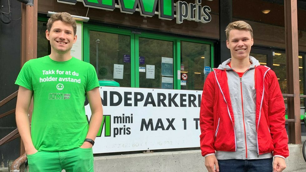 GODT DØME: Kiwi er eit godt døme på ein arbeidsplass der alt såg bra ut. På bildet ser du Erik Krüger og Egil Natvik Vestrheim.