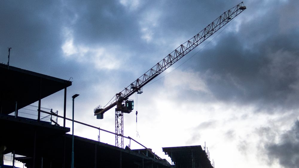 I juni var det rekordmange ledige stillinger innen bygg og anlegg – mens ingeniørtallene fortsatt var svake.