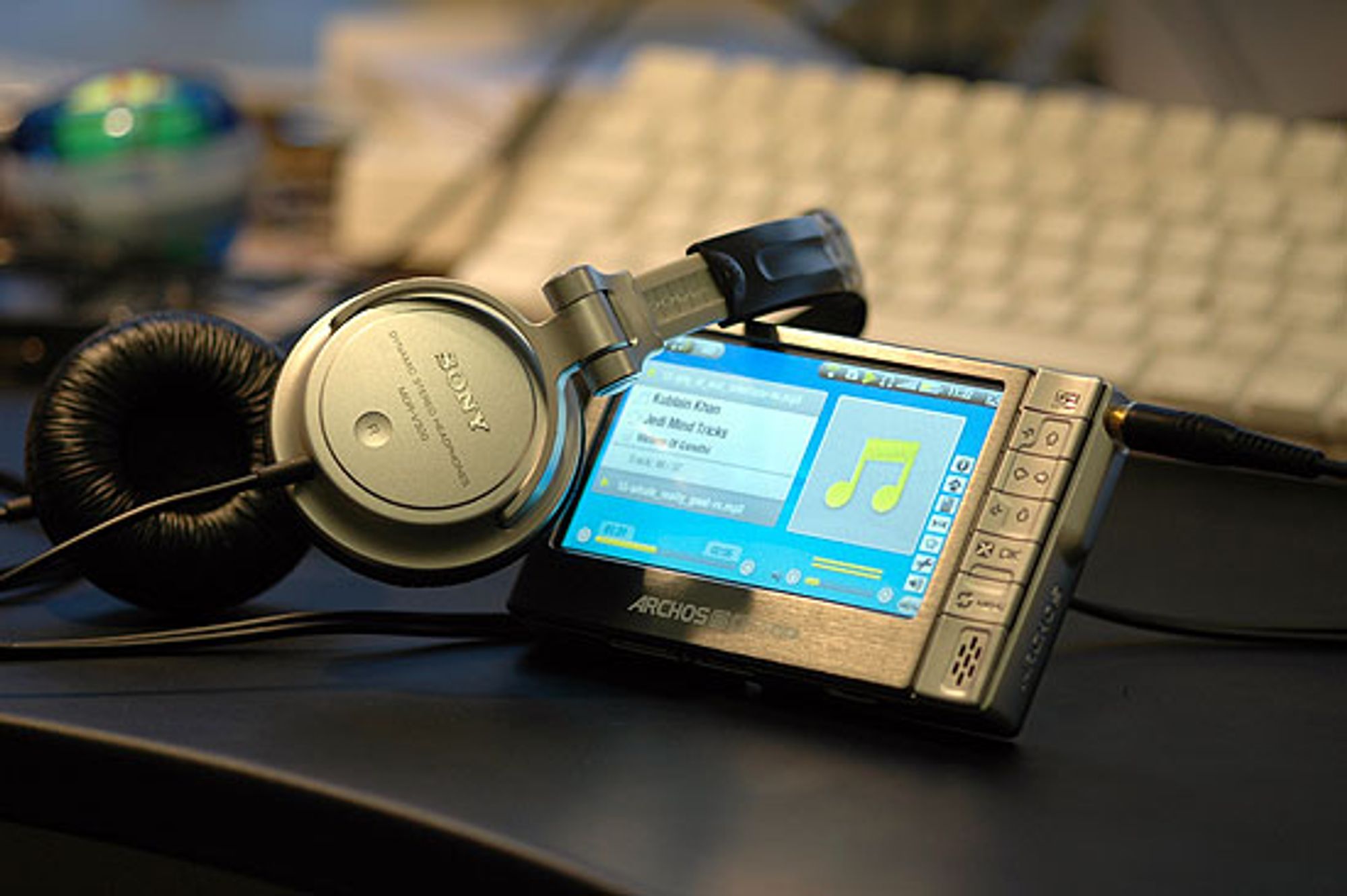 Archos 604-WiFi spiller musikk og video. (Alle foto: Marius Valle)