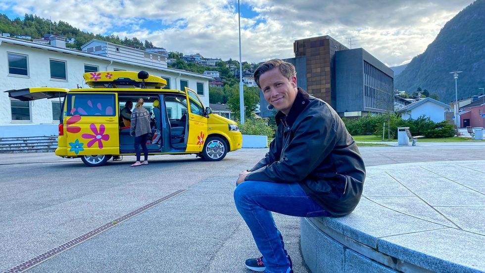 PROGRAMLEIAR: Emil Gukild fekk prøve seg som kaptein på MF Urnes i dag.