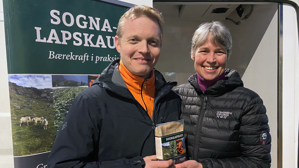 TILBAKE PÅ HESTERYGGEN: Konkursen i juni var ein tøff nedtur, men no satsar ekteparet Odd og Kristine Ohnstad på å vidareføra Haugen Gardsmat i eit nytt selskap.