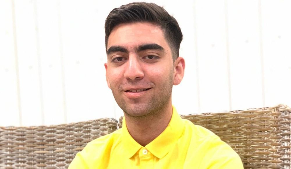 Shayan Jalilian er veldig glad for at han er kommet inn på journalistikkstudiet.
