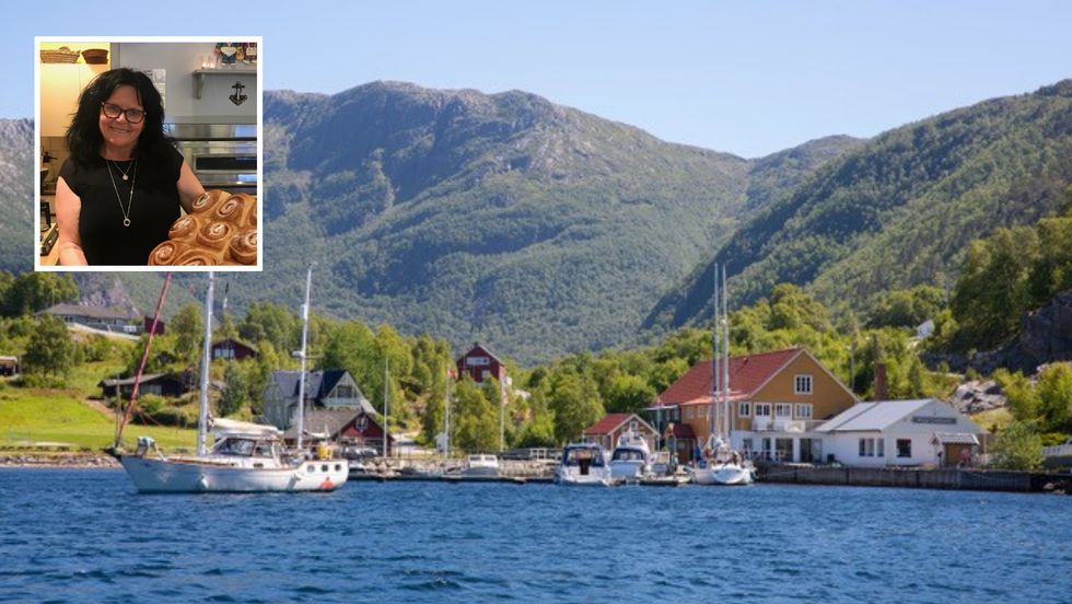 – Bygda blomstrar om sumaren med folk som kjem frå fjernt og nært. Eg elskar å prate med folk, så denne jobben er perfekt, seier Åse Lene Vatne.