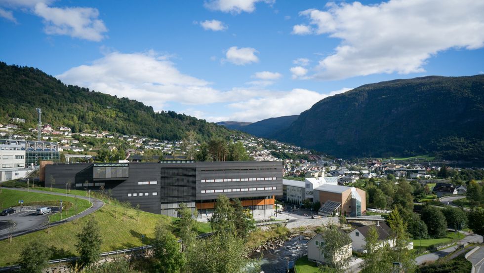 TINGLYSTE: I Sogndal blei det tinglyst tre eigedomar siste veka.