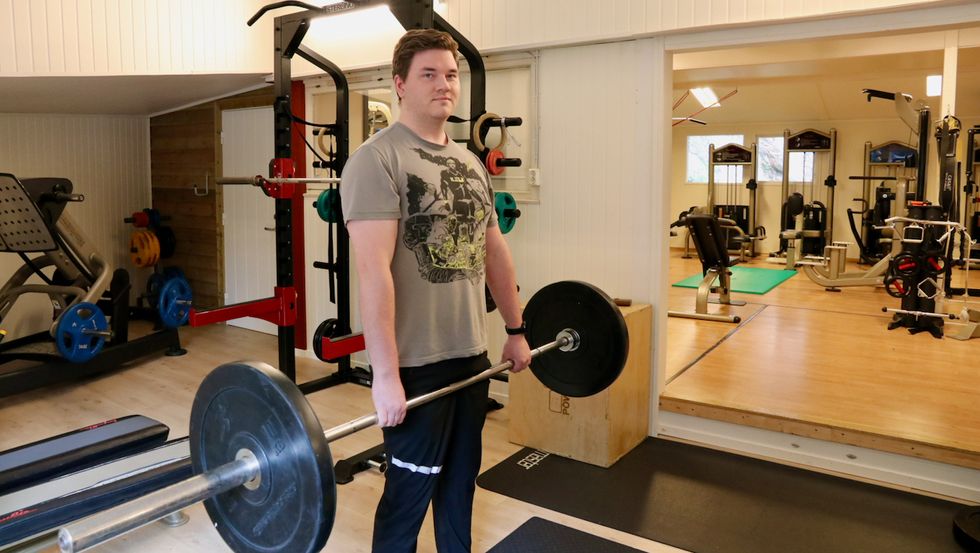 ERFARING: Personleg erfaring har gjort Kristoffer Rongved Haveland oppteken av korleis ein kan nytte trening for å førebyggje skader og smerter.