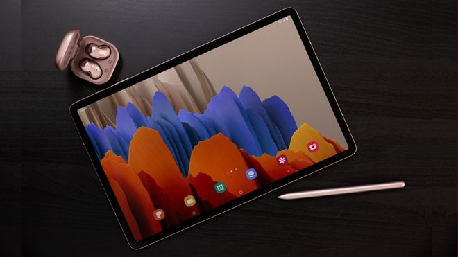 Ipad Pro er blitt en suksess for Apple. Nå går Samsung for et stort jafs av den samme kaka