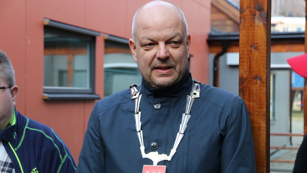 ARBEIDSPLASSAR: Ordførar i Årdal, Hilmar Høl, ynskjer å koma i dialog med Kommunal- og moderniseringsdepartementet om etablering av statlege arbeidsplassar i kommunen.