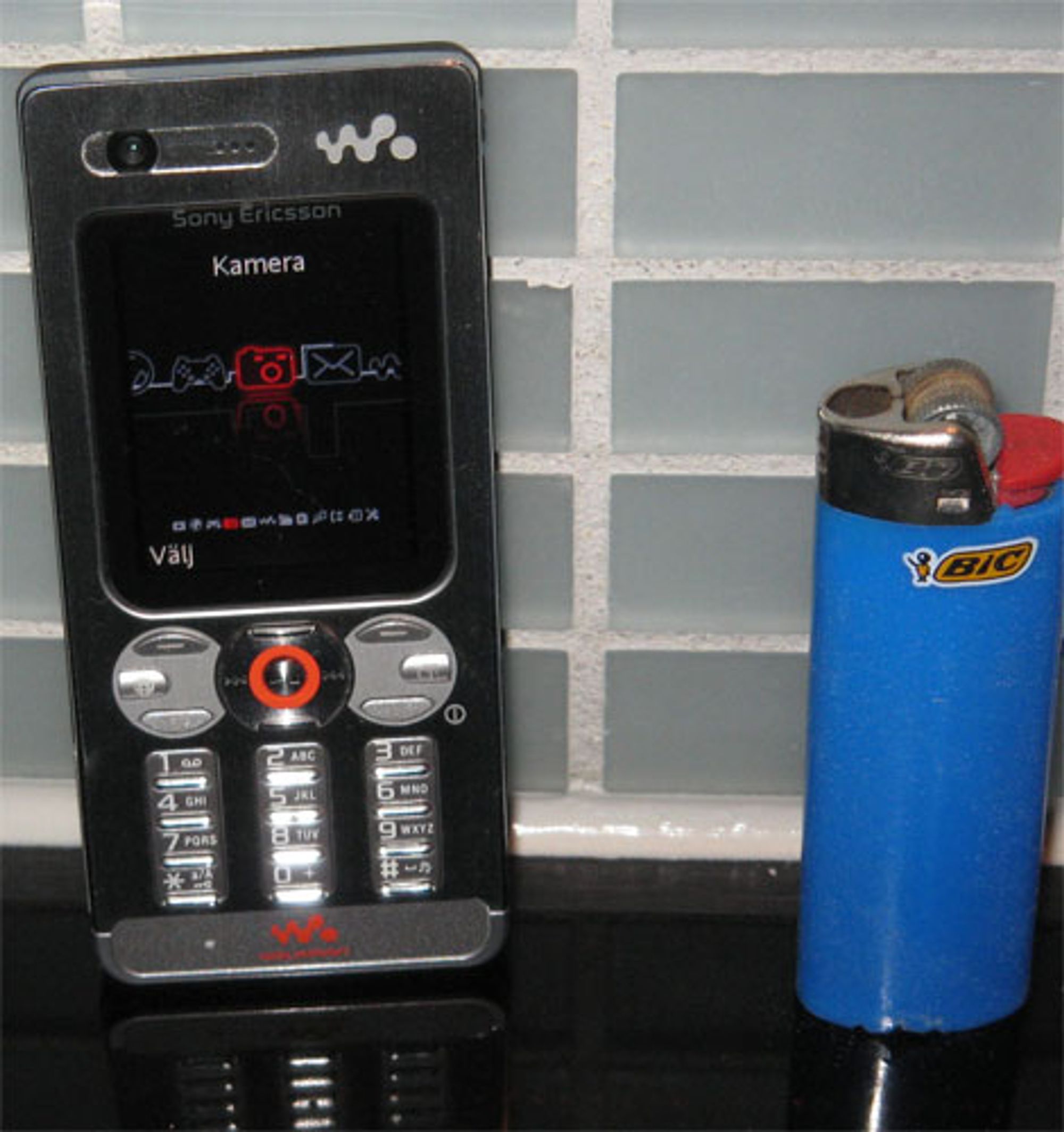 Sony Ericsson W880i er knøttliten. (Foto: Mobil.se/Linus Brohult)
