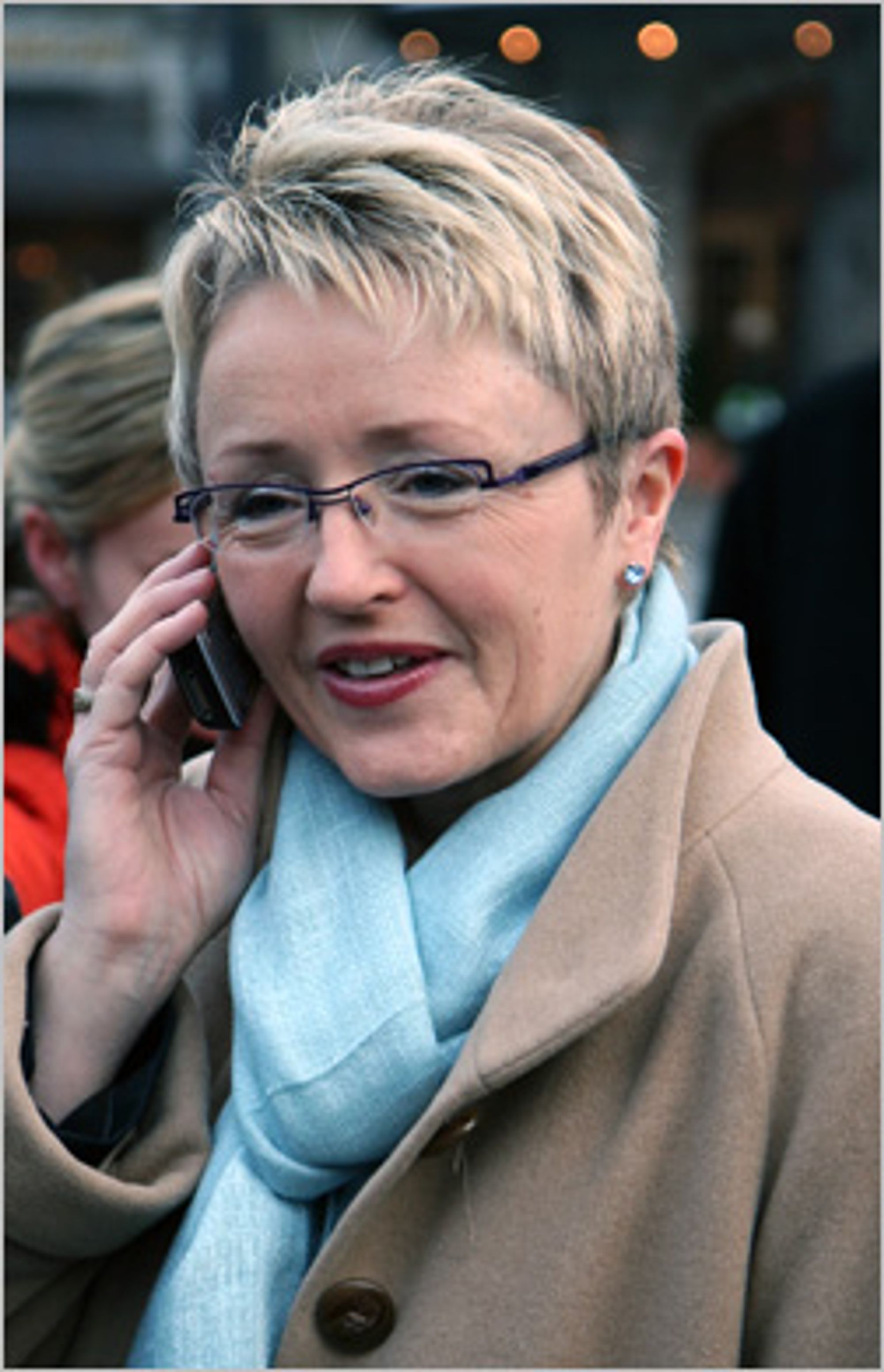 Samferdselsminister Navarsete ringer Network Norways første mobilsamtale