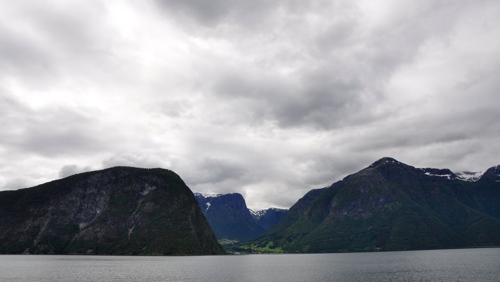 KLATRAR: Det var i området med Huldafossen og Frevikbreen mannen skulle klatre.