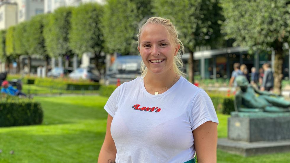 STOLT SJUKEPLEIAR: Julie Hatlevoll frå Høyheimsvik.