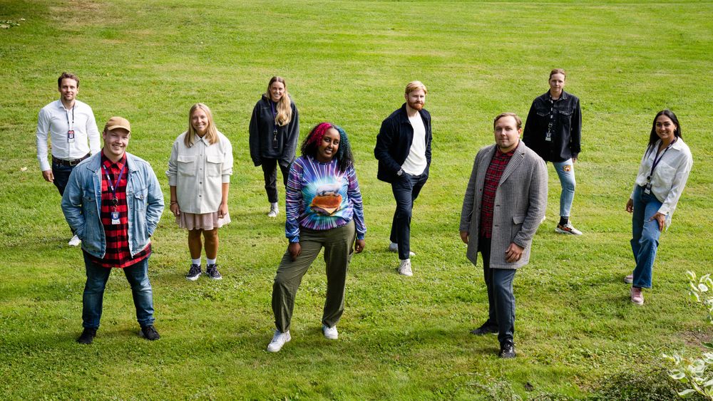 Denne redaksjonen i NRK Nyheter jobber blant annet med Snapchat-utgaven. Ole N. Olsen, Markus Hamletsen, Stina Haugen, Fanny Klokkerud Odden, Sagal Guleid, Ole Andreas Laache Klevan, Alexander Slotten, Ingunn Andersen, Bahare Viken. Eirik Tufteland Kroken var i Bergen da bildet ble tatt.