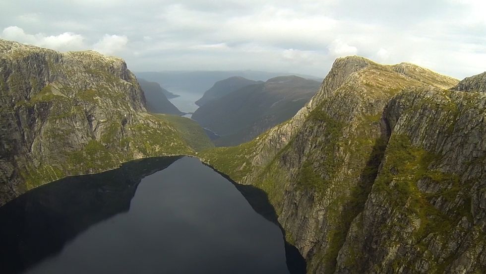 NYKJEVATNET: Frå Nykjevatnet får vatnet over 600 meter fall ned til turbinen.