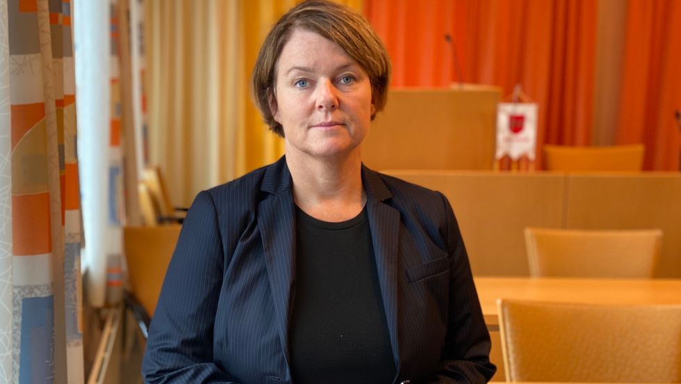 TREIG START: Kommunalsjef Mette Hestetun Berg seier dei ikkje har gløymt det nye omsorgssenteret, sjølv om arbeidet har stoppa litt opp på grunn av viruspandeminen.