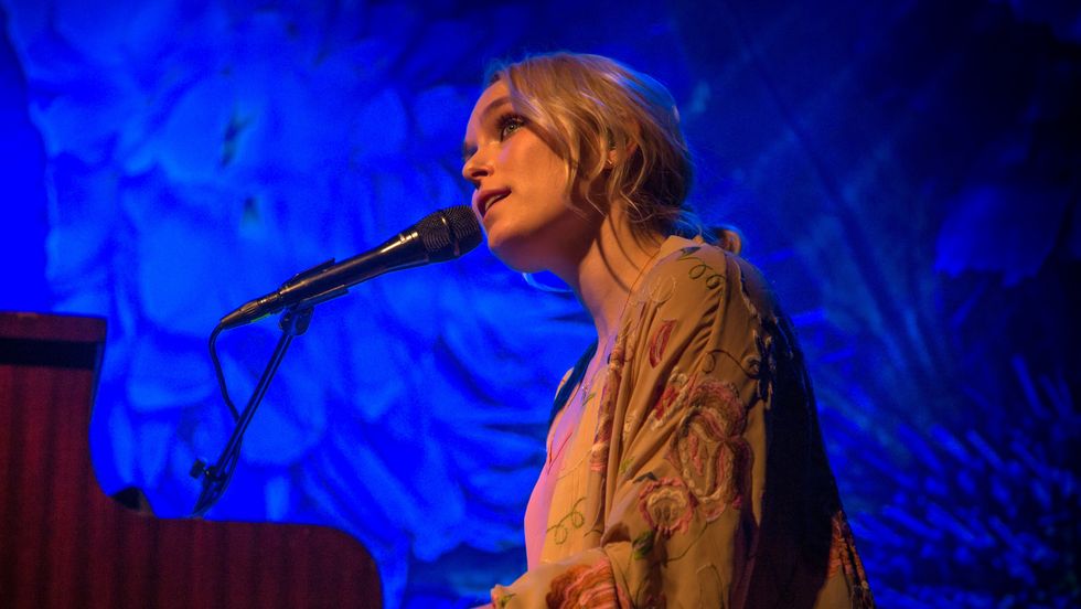 KRITISK: Eva Weel Skram er kritisk til at administrasjonen foreslår å legge ned musikk, dans og drama.