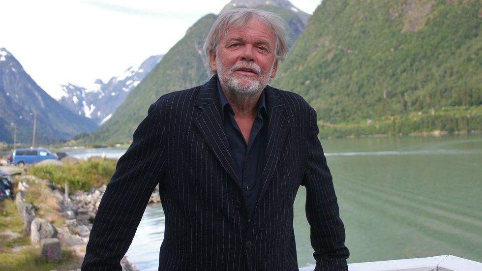 PREGA: Etter han kom her som teåring har Jostein Gaarder forelska seg i naturen i Sogn, og kjem tilbake både på ferie og som inspirasjon til skriving.