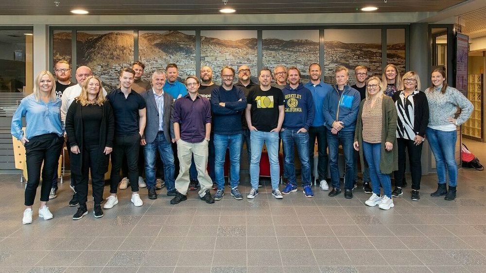 Namdalsavisa er tilbake i Amedia-konsernet etter fem år i Polaris Media. Her er store deler av bedriften avbildet sammen.