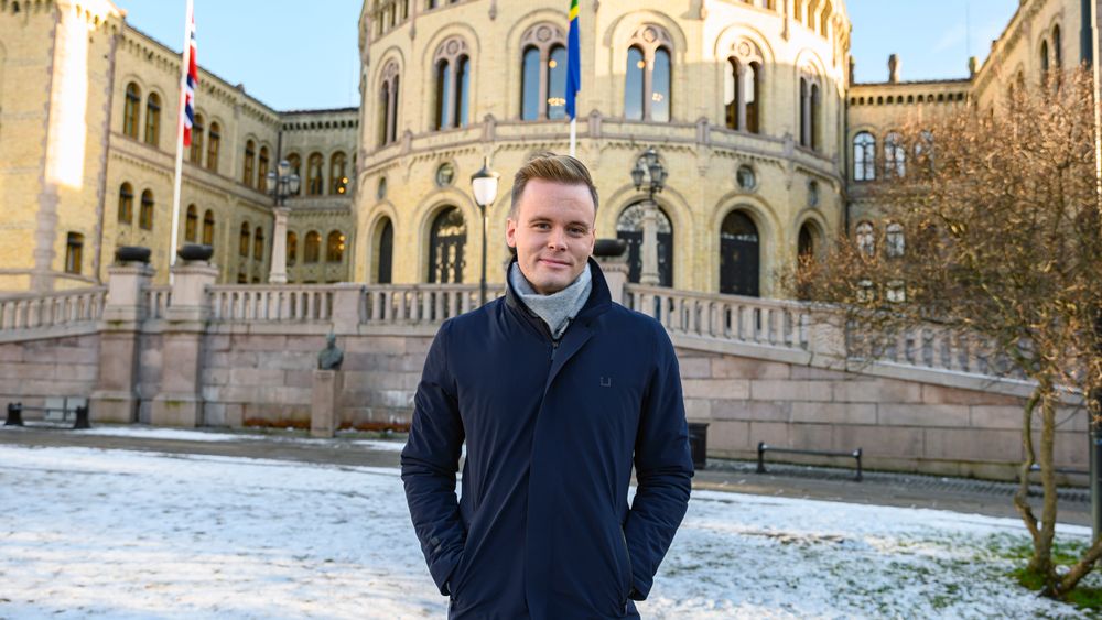 Cato Husabø Fossen forlater NRK til fordel for jobben som pressesjef i Høyre.