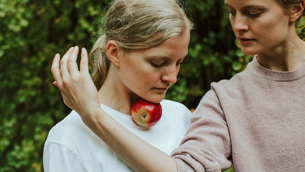 KOMMUNIKASJON: Sentralt i danseframsyninga står spørsmålet "kva vil det seie å kommunisere?"