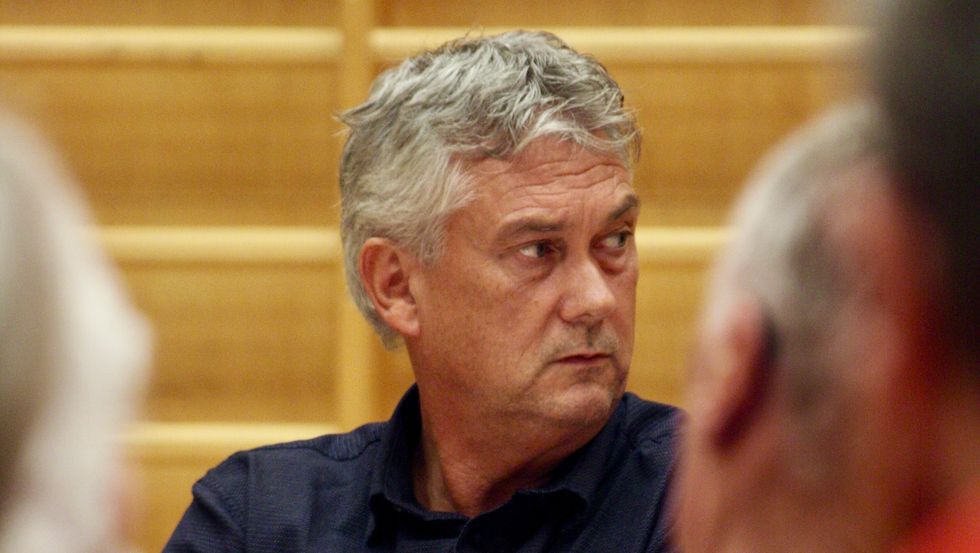 KORONASMITTE: Ordførar Petter Sortland har no elleve koronasmitta i eigen kommune. Fire av desse er ikkje lenger i kommunen.