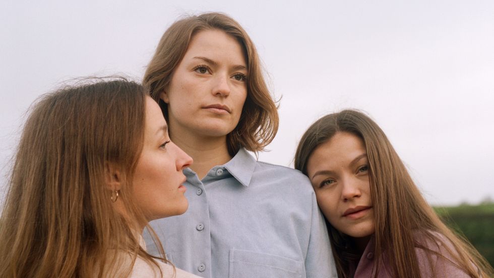 I SEE RIVERS: Eline Brun saman med