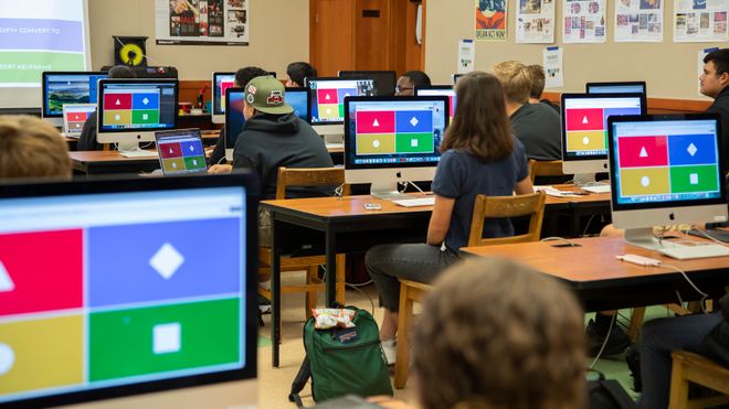 Kahoot-quiz i et klasserom.