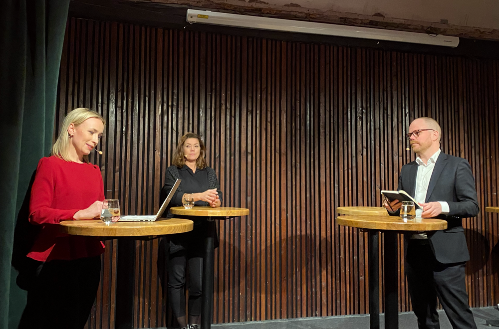 TV 2s Linn Wiik, Schibsted-sjef Kristin Skogen Lund og sjefredaktør Gard Steiro i VG. Her under debatt 14. oktober om Tangen-saken.